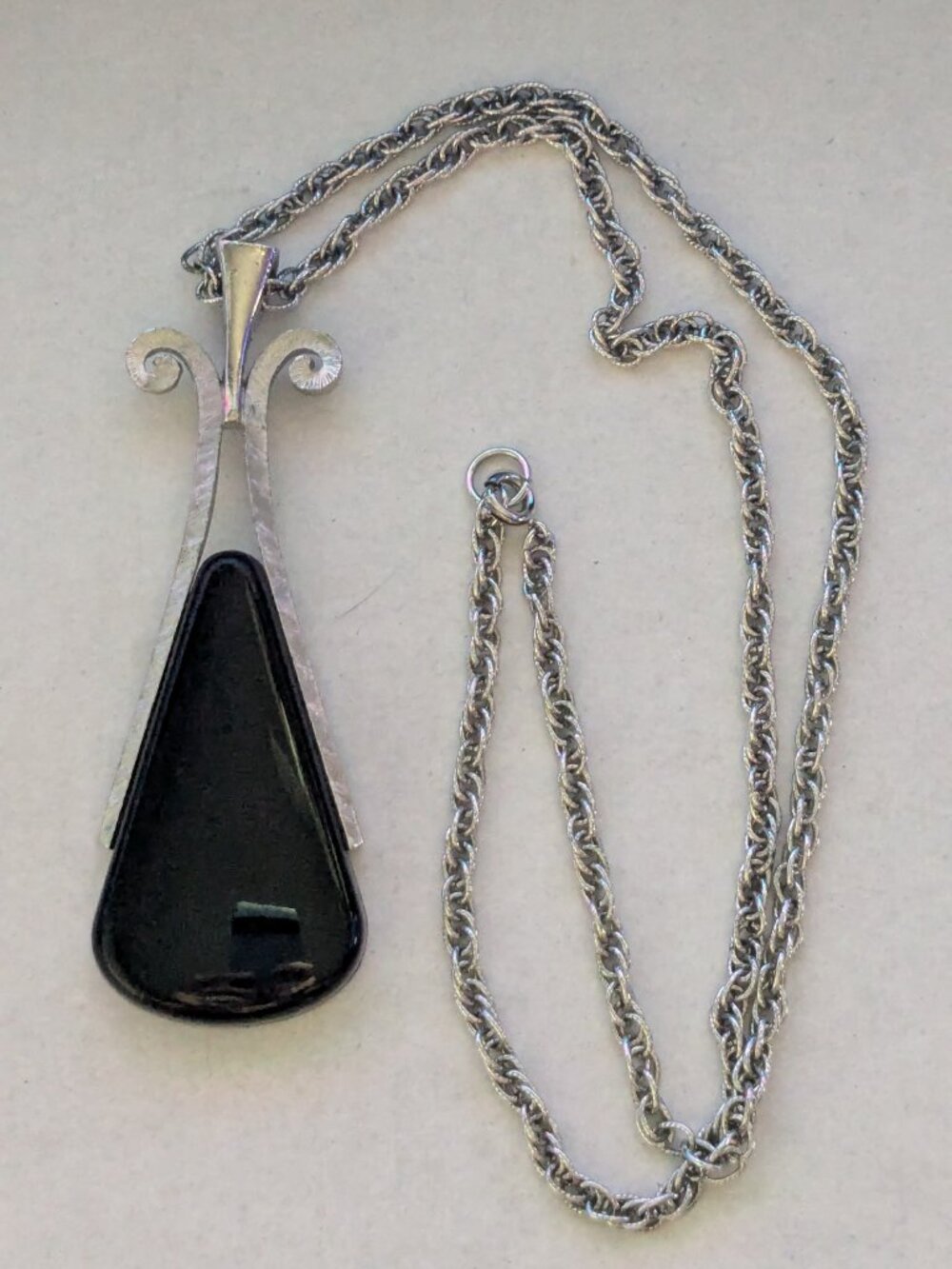 Vintage AVON 70's Ebony Teardrop Pendant Necklace Silver Tone Rope Chain